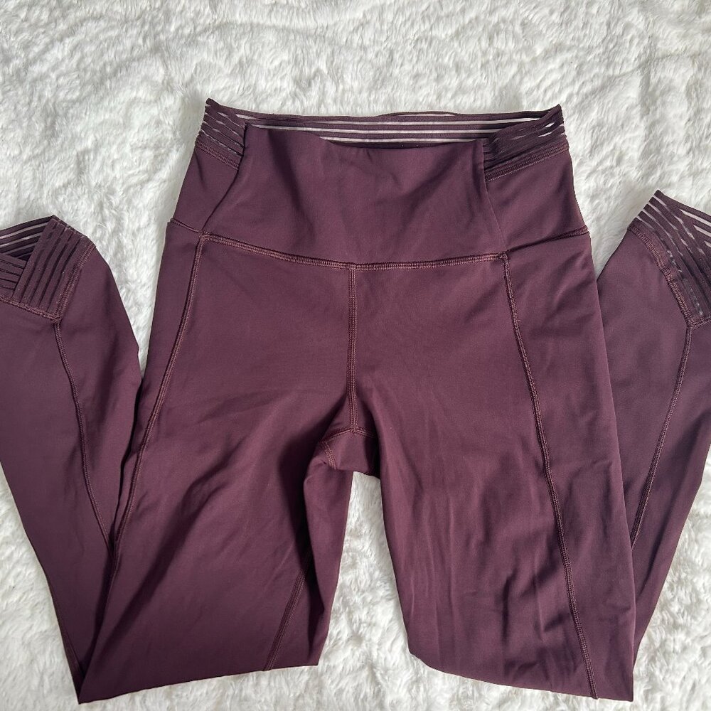 Lululemon Size 6 Find Focus 7/8 Legging in Arctic Plum.